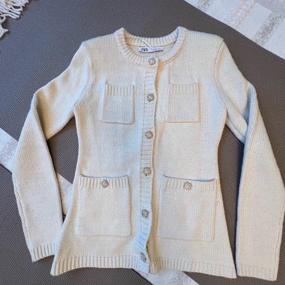 Zara Off-White Button-Up Cardigan - Picture 1 of 8